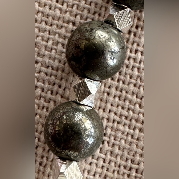 Beautiful 24 inch Mixed bead necklace (with matching earrings) - Picture 4 of 15